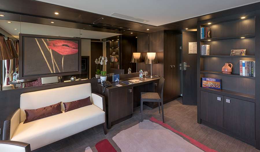 Avalon View Royal Suite 2.jpg